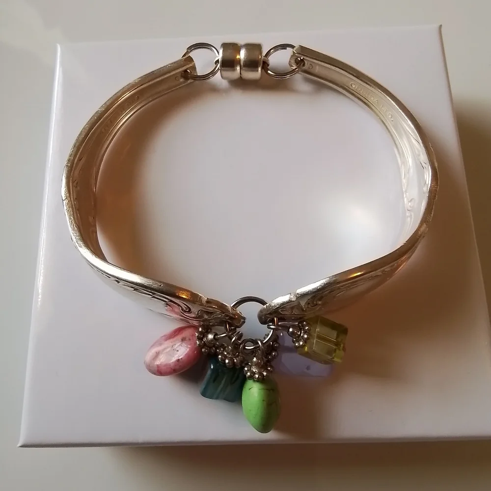 Vintage Oneida Handmade Spoon Bracelet With Gemstones - Picture 6 of 7